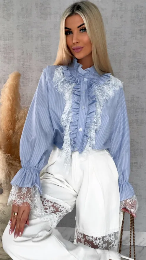 Ekstra modna koszula w niebieskie paski z białą koronką ONE SIZE - R589