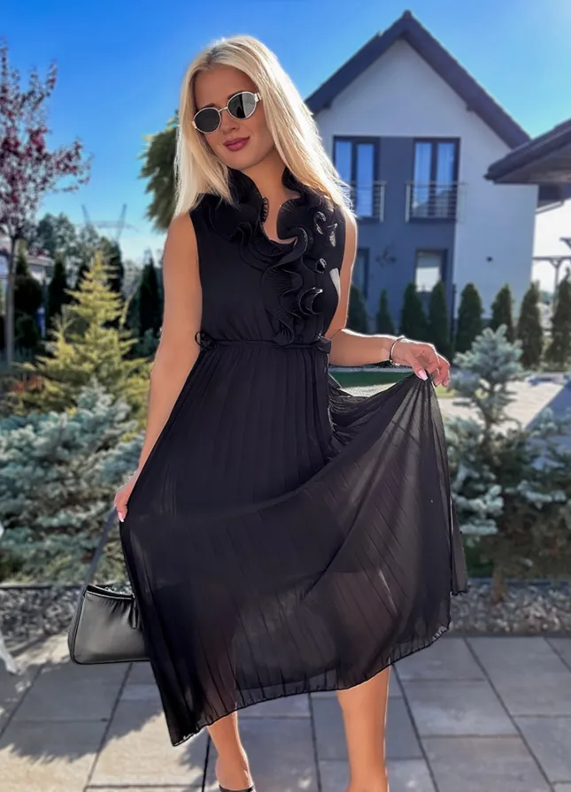 Piękna czarna MAXI sukienka z plisowaniem i ozdobnym dekoltem - N106B