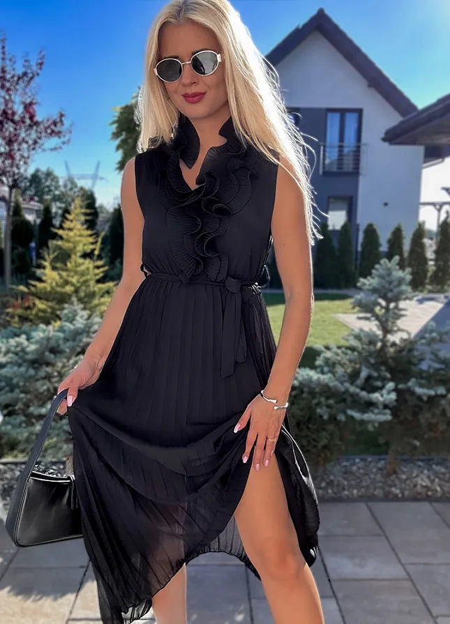 Piękna czarna MAXI sukienka z plisowaniem i ozdobnym dekoltem - N106B