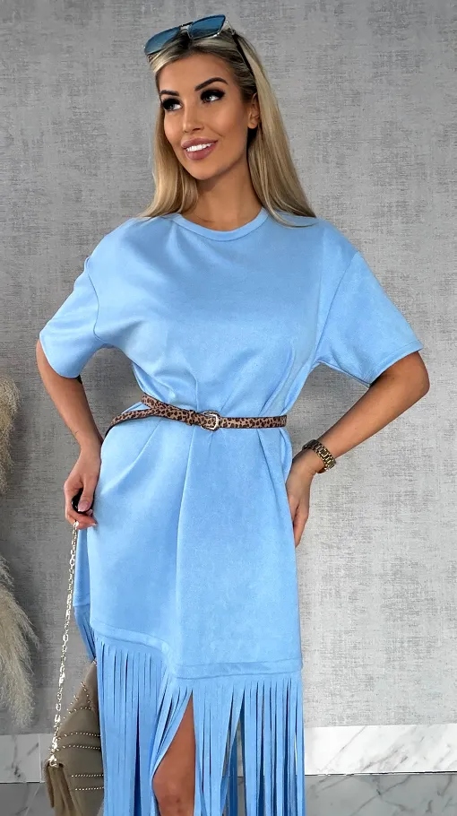 Modna zamszowa sukienka z frędzlami i paskiem ONE SIZE niebieska - R432