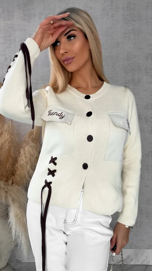 Bawełniany sweter w stylu katany zapinany na guziki ONE SIZE ecru - R623A