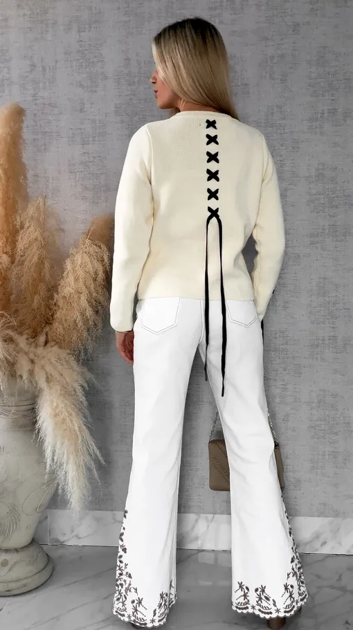 Bawełniany sweter w stylu katany zapinany na guziki ONE SIZE ecru - R623A