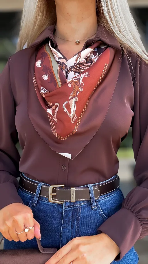 Elegancka czekoladowa koszula z apaszką ONE SIZE - R135A