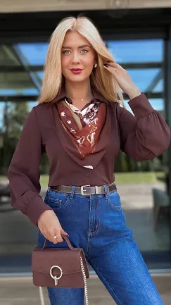 Elegancka czekoladowa koszula z apaszką ONE SIZE - R135A