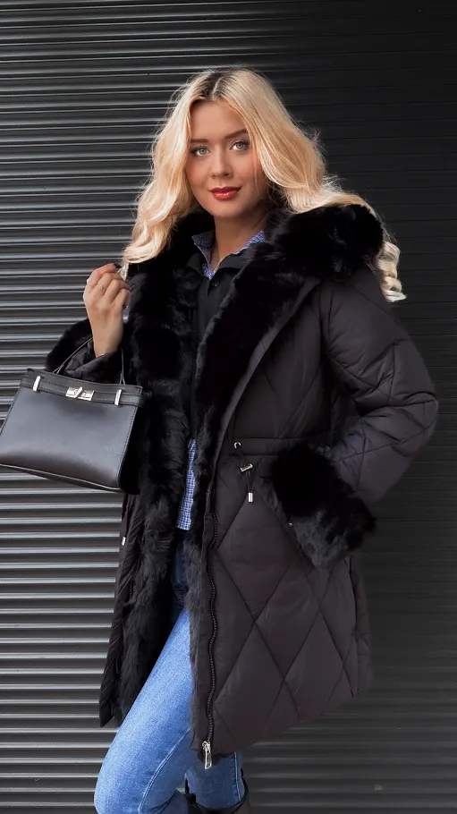 Pikowana czarna kurtka PREMIUM z pięknym futerkiem - M394