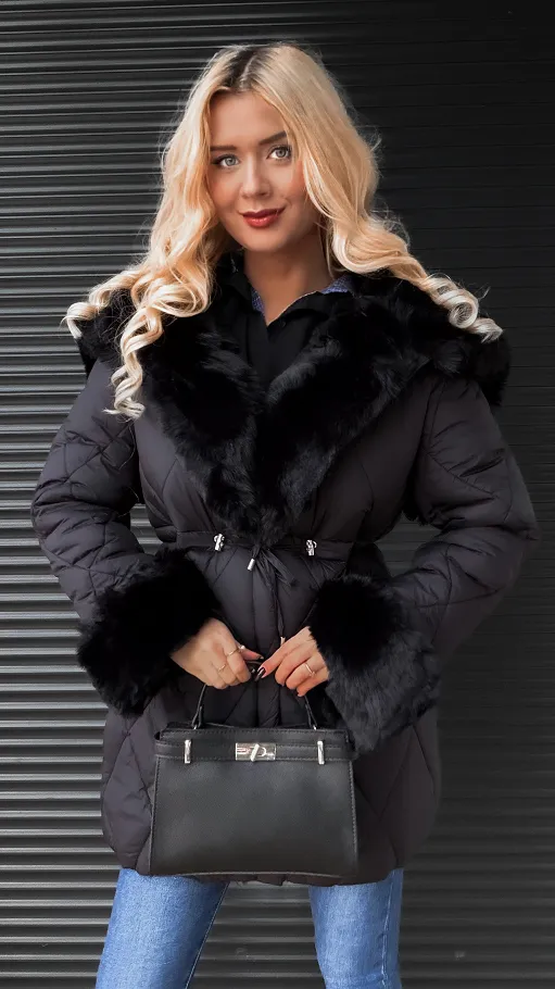 Pikowana czarna kurtka PREMIUM z pięknym futerkiem - M394