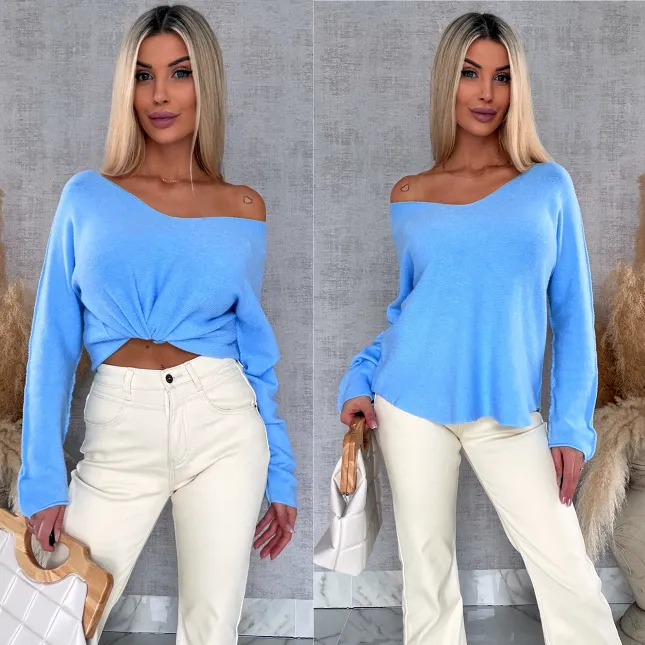 Błękitny sweter na wiosnę w szpic ONE SIZE - R661A