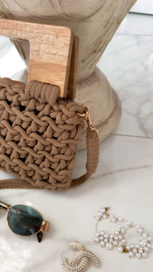 Pleciona torebka HAND MADE z drewnianymi rączkami - P663