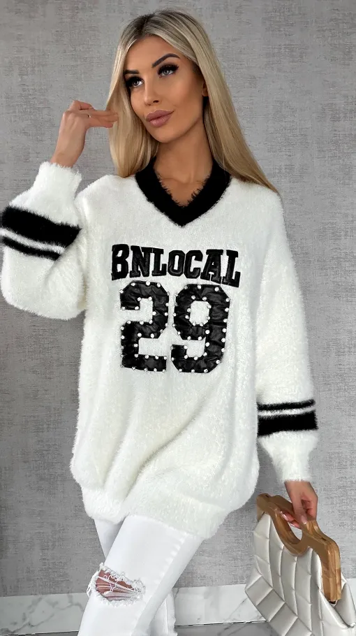 Miękki sweter z wiskozy z czarnymi dodatkami ONE SIZE - R553