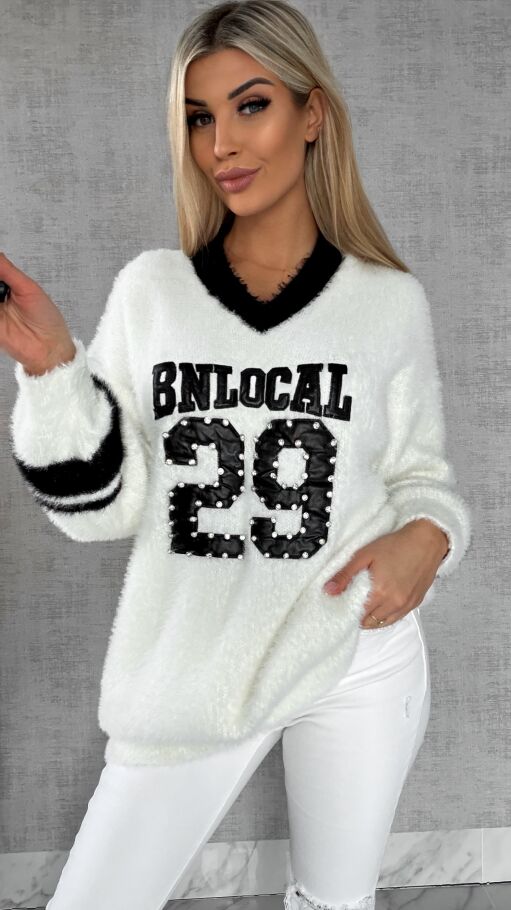 Miękki sweter z wiskozy z czarnymi dodatkami ONE SIZE - R553