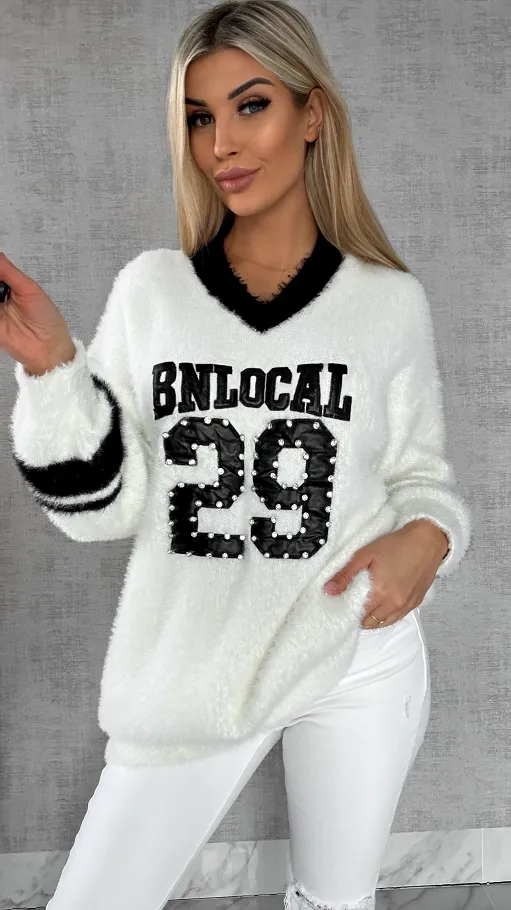 Miękki sweter z wiskozy z czarnymi dodatkami ONE SIZE - R553