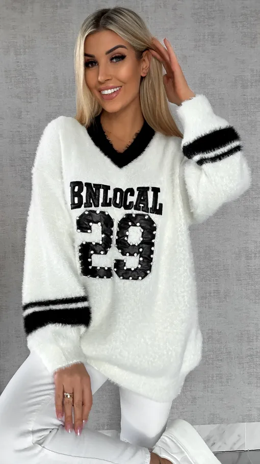 Miękki sweter z wiskozy z czarnymi dodatkami ONE SIZE - R553