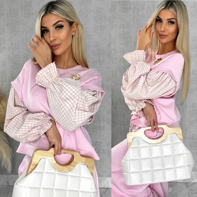 Luźna bluza z rękawami w kratkę i broszką ONE SIZE pink - R426