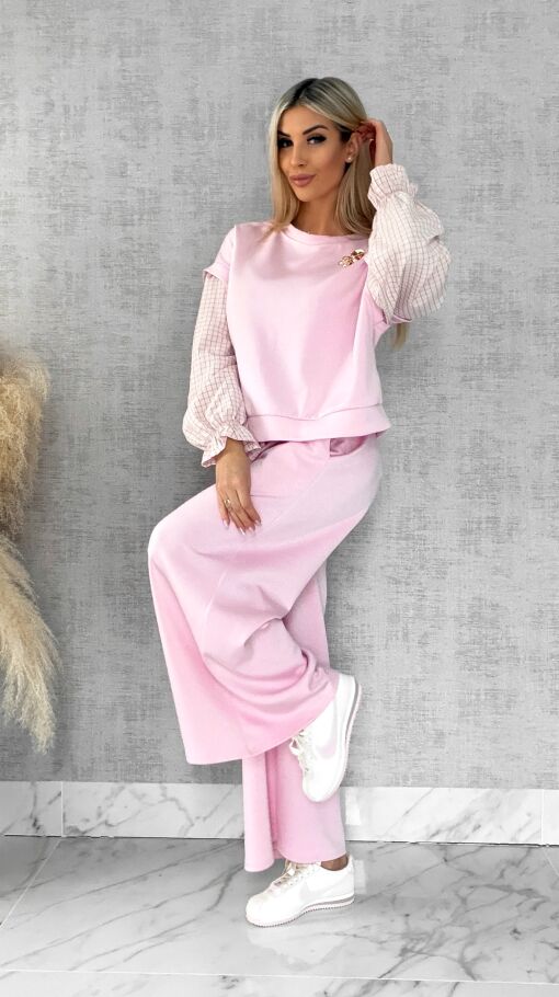 Luźna bluza z rękawami w kratkę i broszką ONE SIZE pink - R426