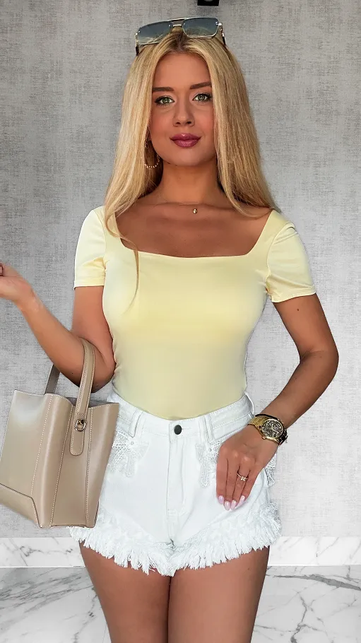 Elastyczna gładka bluzka BODY z pięknym dekoltem ONE SIZE żółta - P748B