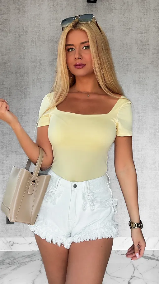 Elastyczna gładka bluzka BODY z pięknym dekoltem ONE SIZE żółta - P748B