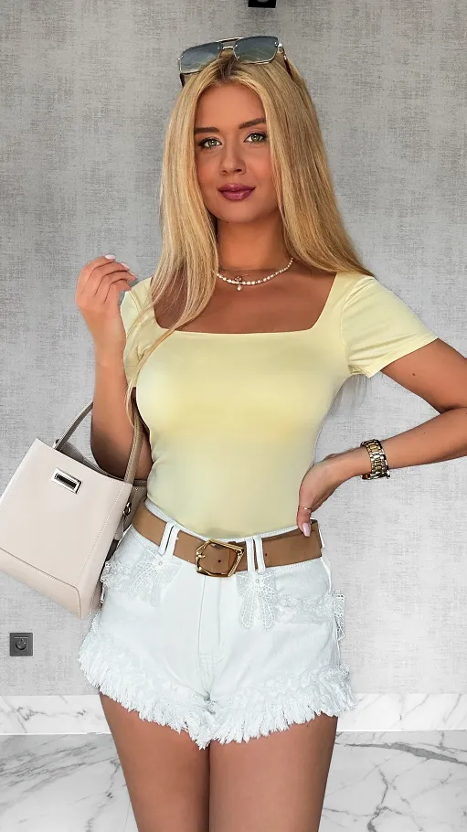 Elastyczna gładka bluzka BODY z pięknym dekoltem ONE SIZE żółta - P748B