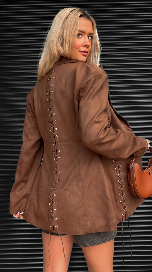 Wyjątkowa zamszowa marynarka z ozdobnymi wiązaniami ONE SIZE camel - S488A