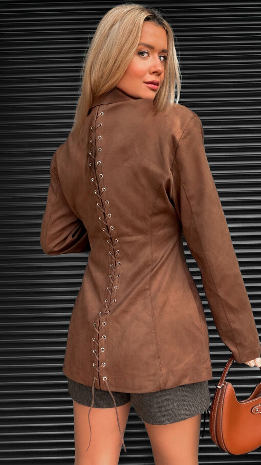 Wyjątkowa zamszowa marynarka z ozdobnymi wiązaniami ONE SIZE camel - S488A
