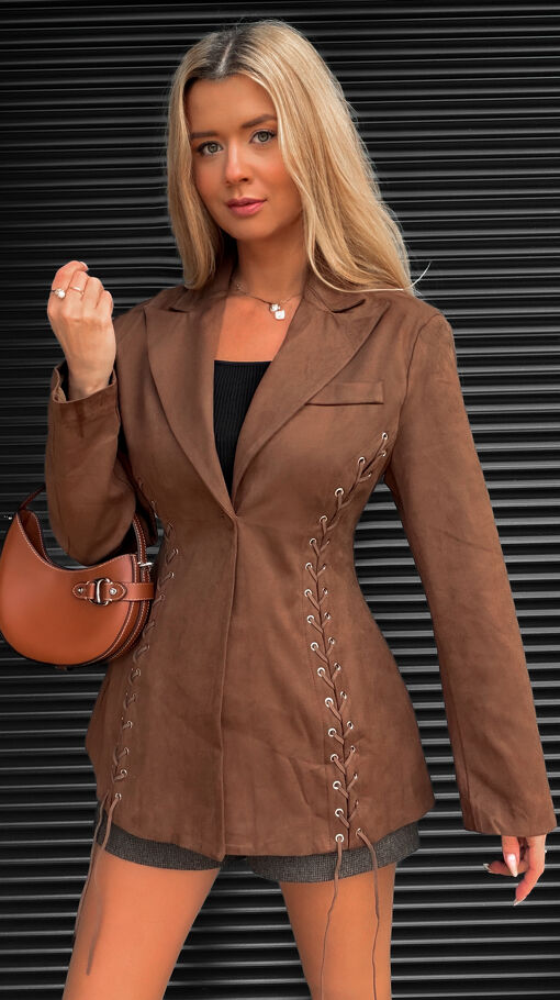 Wyjątkowa zamszowa marynarka z ozdobnymi wiązaniami ONE SIZE camel - S488A