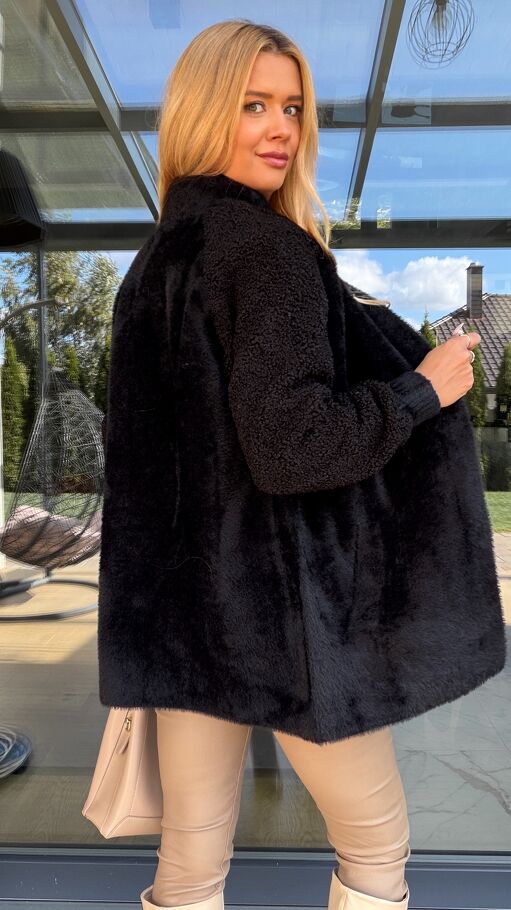 Klasyczny płaszcz ALPAKA rękawy z baranka ONE SIZE czarny - S286A