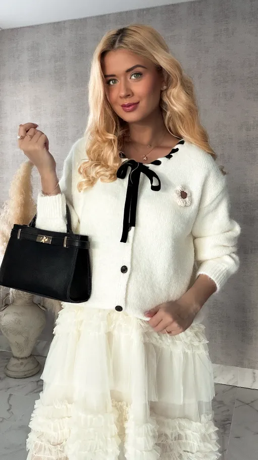 Elegancki sweter ECRU z guzikami i czarną tasiemką ONE SIZE - R364