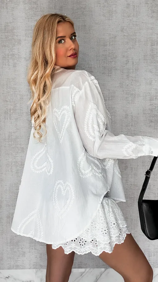 Ekskluzywna biała koszula z ozdobnymi guzikami ONE SIZE - P523