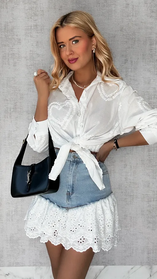 Ekskluzywna biała koszula z ozdobnymi guzikami ONE SIZE - P523