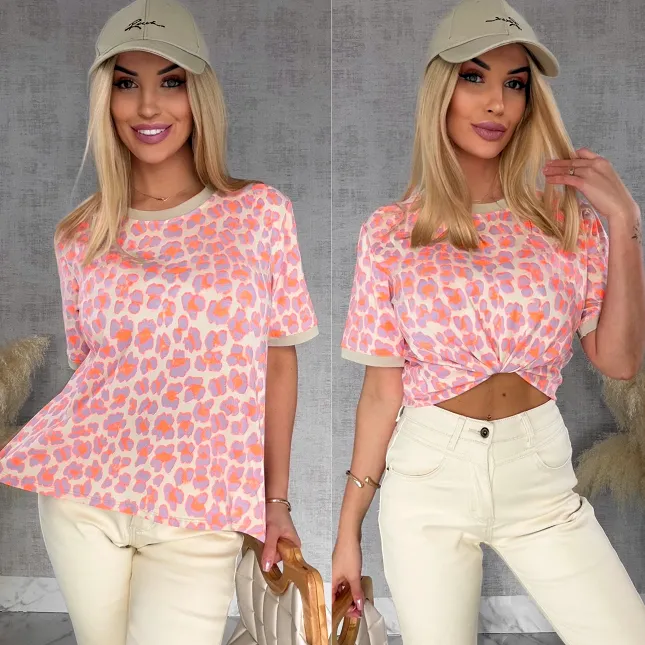 Bawełniana bluzka T-SHIRT w neonową panterę ONE SIZE fiolet - R949A