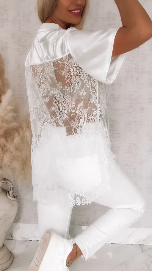 Fantastyczna luźna bluzka koronkowa 66 one size w kolorze białym - R879