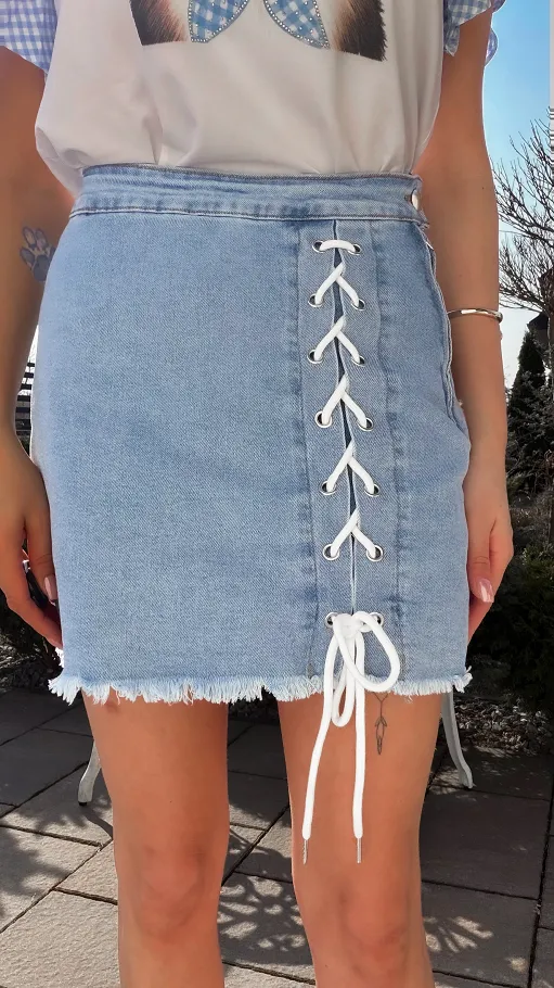 Elastyczna jeansowa spódniczka z wiązaniem BLUE JEANS - R780