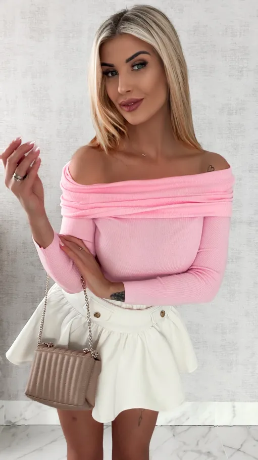 Lekki dzianinowy sweter z dekoltem łódka ONE SIZE różowy - R469A