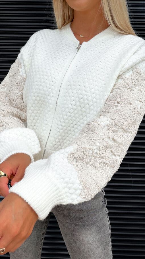 Ciepły sweter na zamek z gipiurową wstawką ONE SIZE ecru - S351A