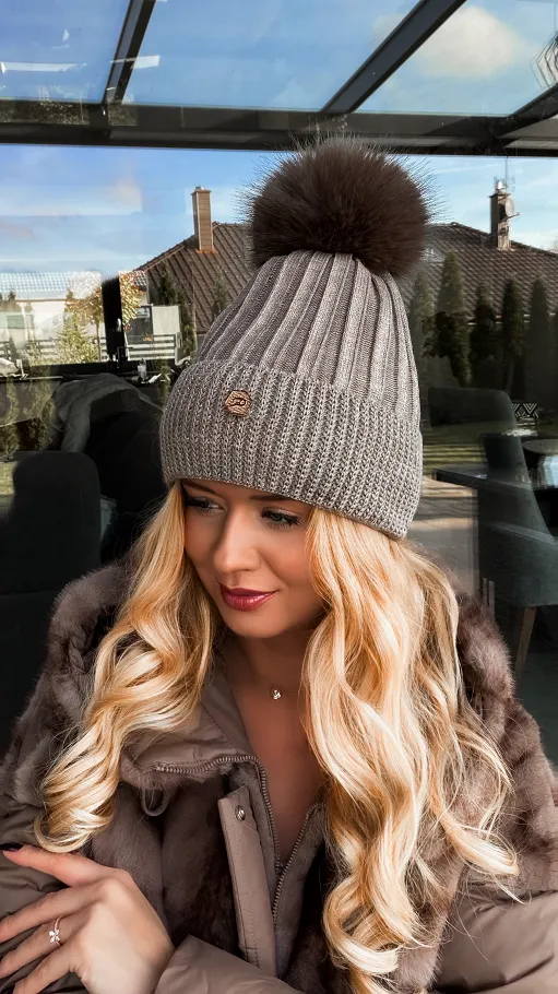 Czapka damska z brokatem FANGO duży pompon produkt polski - R294A
