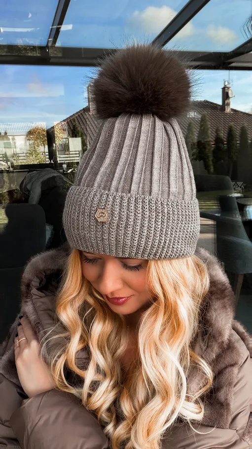 Czapka damska z brokatem FANGO duży pompon produkt polski - R294A