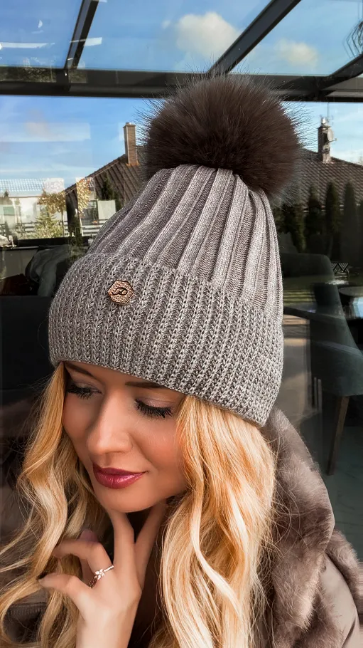 Czapka damska z brokatem FANGO duży pompon produkt polski - R294A