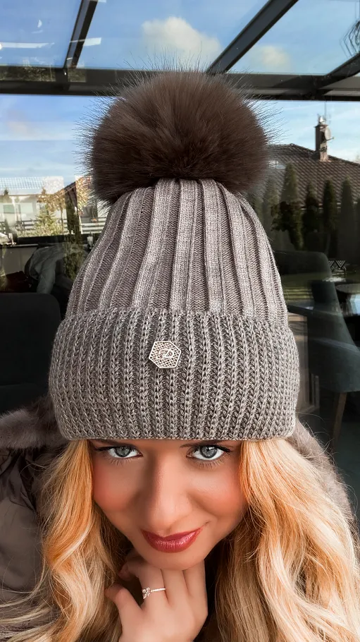 Czapka damska z brokatem FANGO duży pompon produkt polski - R294A