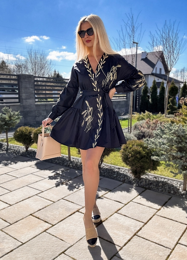 Czarna sukienka KIMONO ze złotymi haftami - M845