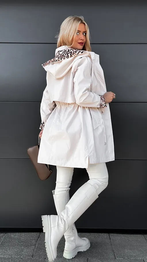 Kurtka PARKA w kolorze ecru zdobiona wzorem pantery - R066
