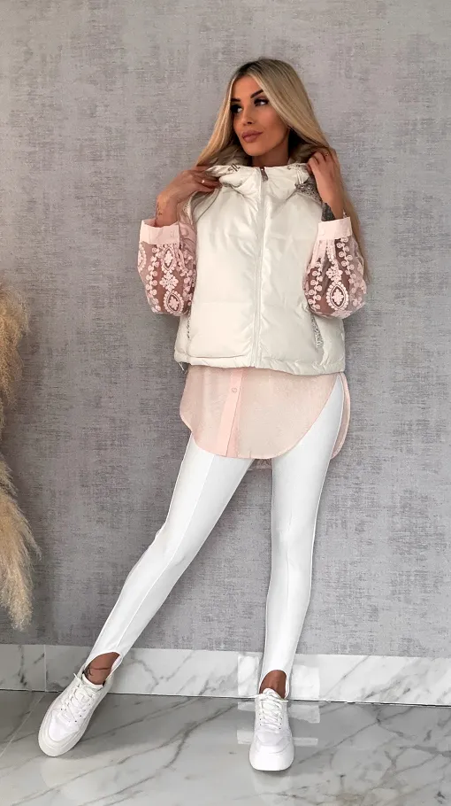 Idealna wiosenna kamizelka ECRU z kapturem zdobiona cyrkoniami - R624