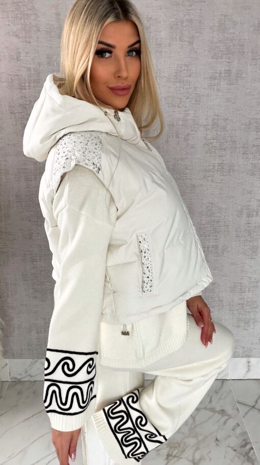 Idealna wiosenna kamizelka ECRU z kapturem zdobiona cyrkoniami - R624