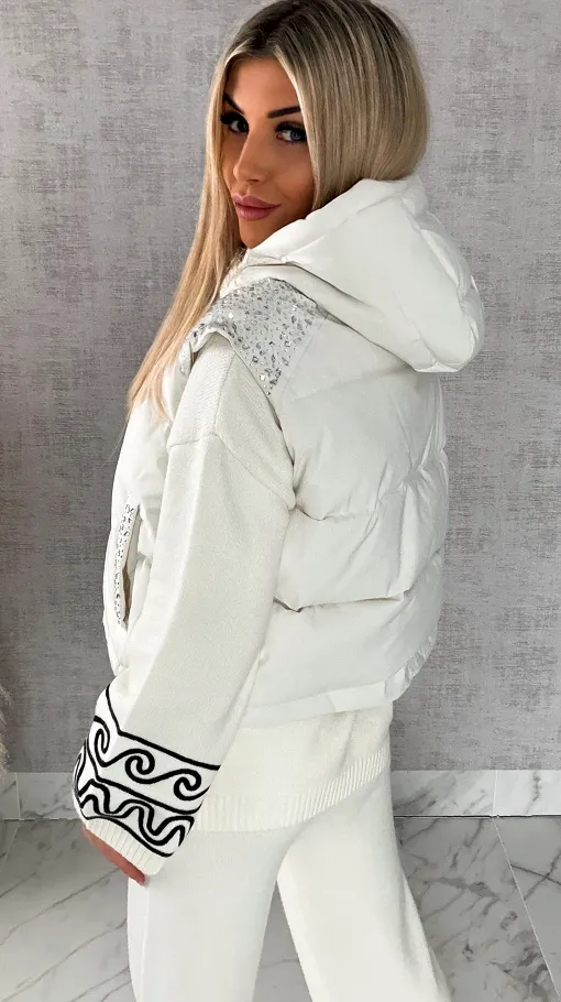 Idealna wiosenna kamizelka ECRU z kapturem zdobiona cyrkoniami - R624