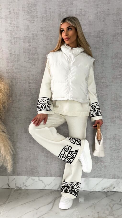 Idealna wiosenna kamizelka ECRU z kapturem zdobiona cyrkoniami - R624