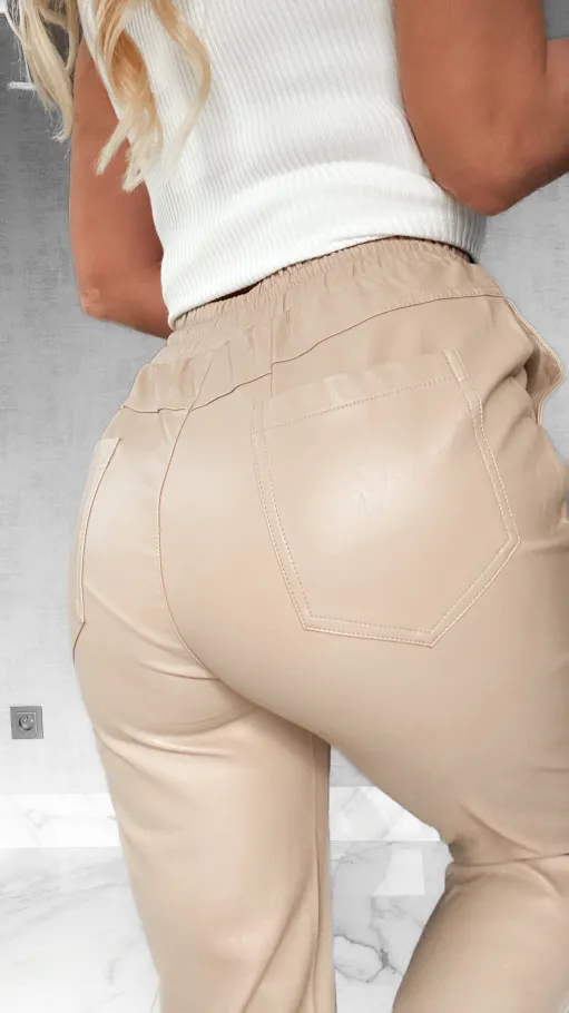 Beżowe elastyczne spodnie ze EKO skóry - P174