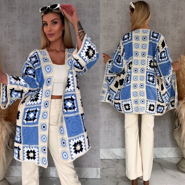 Wiosenna szydełkowa narzutka ONE SIZE jasno niebieska - R645D