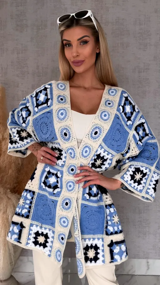 Wiosenna szydełkowa narzutka ONE SIZE jasno niebieska - R645D