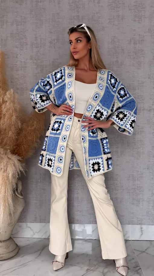 Wiosenna szydełkowa narzutka ONE SIZE jasno niebieska - R645D