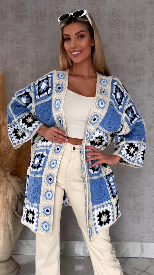 Wiosenna szydełkowa narzutka ONE SIZE jasno niebieska - R645D