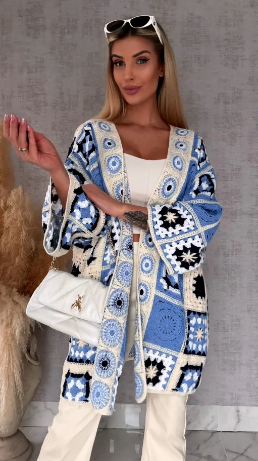 Wiosenna szydełkowa narzutka ONE SIZE jasno niebieska - R645D