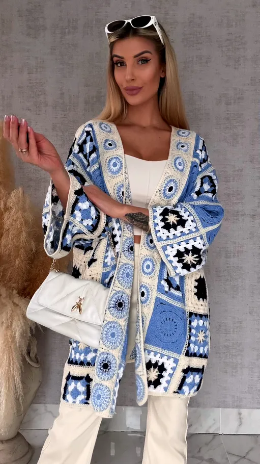 Wiosenna szydełkowa narzutka ONE SIZE jasno niebieska - R645D